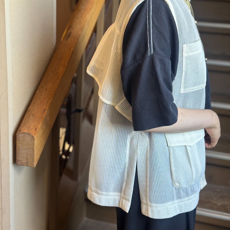 新品未使用タグあり！エイミーロウ　フード付き ブラック メッシュ ブリルベスト Eimee Law】バックフリルメッシュベスト | Selectshop shooby dooby