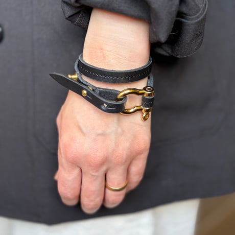 【ATELIER BRUGGE】　Horse shoe narrow leather bracelet