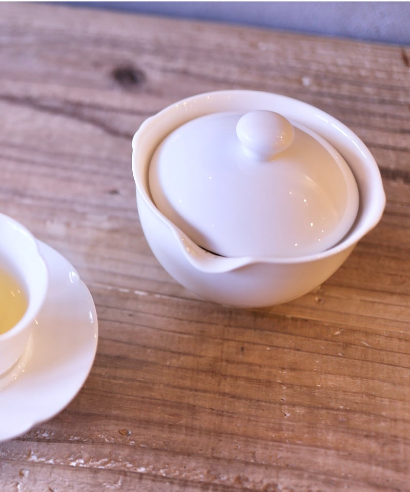 乳白磁蓋椀［絞り出しタイプ］ | ことこ茶店