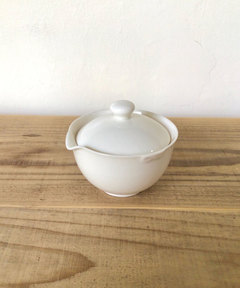 乳白磁蓋椀［絞り出しタイプ］ | ことこ茶店