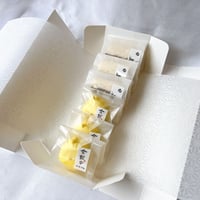 【配送専用】栴檀創作菓子二種詰め合わせ（白檀３個・金鈴子３個）包装：箱