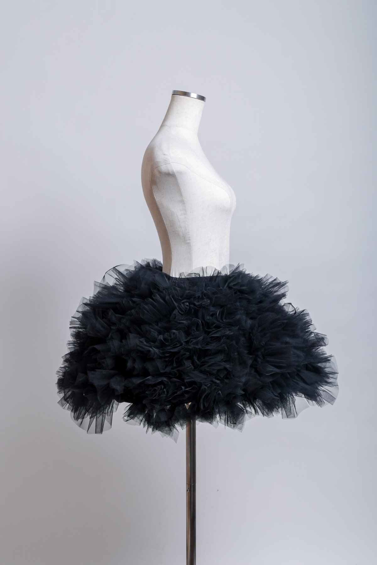 Voluminous mini skirt / tulle black A2635 | The...