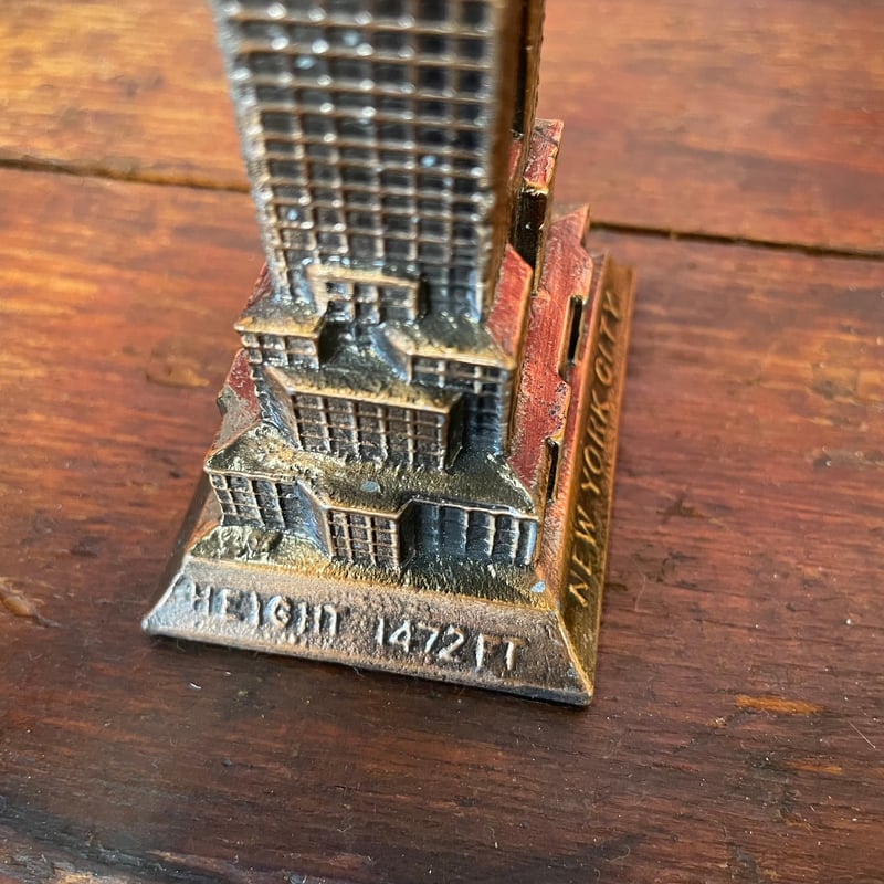 エンパイアステートビル　置物　NY土産　中古 2025年最新】エンパイアステートビル 置物の人気アイテム - メルカリ