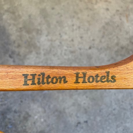 -1960’s 木製ハンガー Hilton Hotel