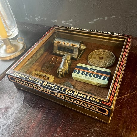 1930’s ビスケット缶ショーケース