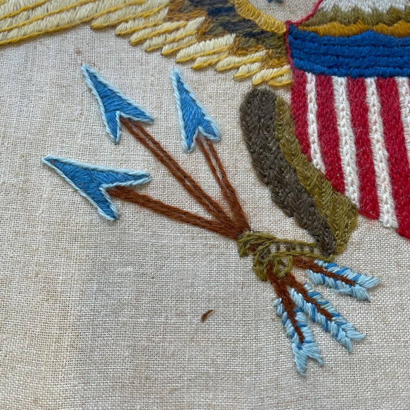 最終SALE中✨中国伝統工芸品✨神獣 刺繍アート作品(木製フレーム付き) SALE中✡美品✨中国伝統工芸品✨神獣 刺繍アート作品(