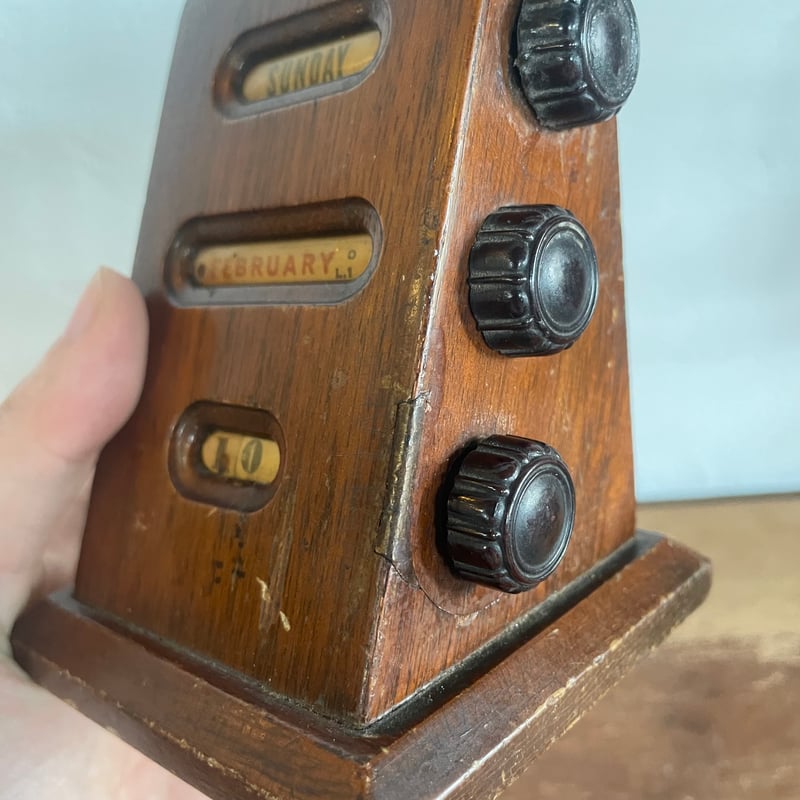 アンティーク木製デスク・カレンダー 年代、詳細不明 Amazon | カレンダー 卓上 万年 日めくり 木製 アンティーク風 職人
