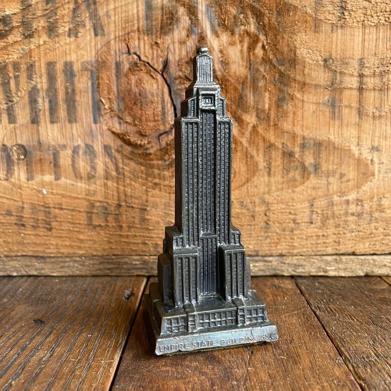新品　エンパイアステートビル　ビンテージスチールオブジェ　アールデコモダン建築の最高峰　金属模型　 1960's エンパイアステートビル オブジェ 最大サイズ | 7miles from the