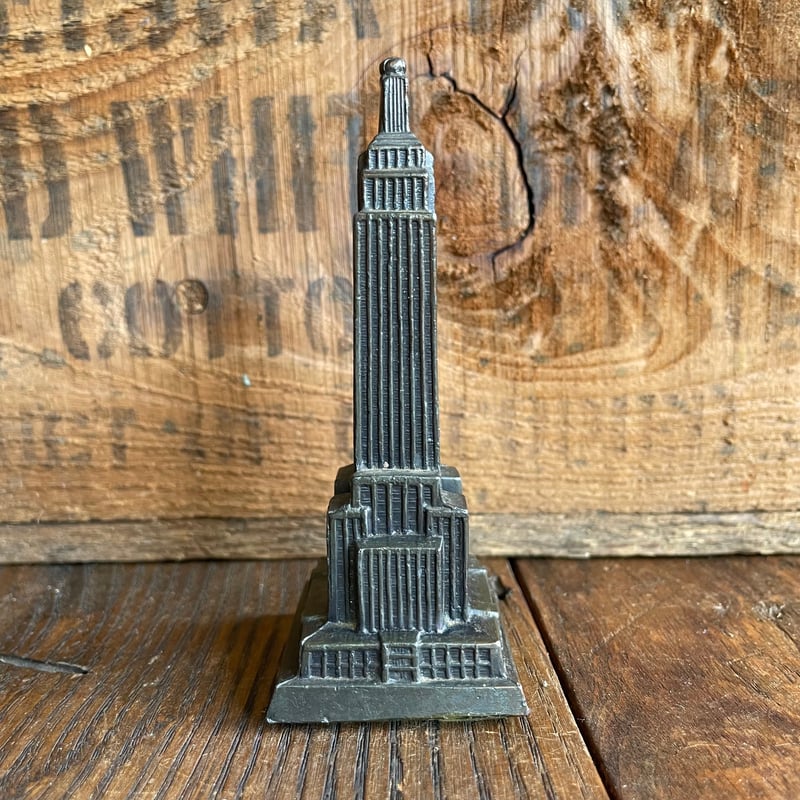 1940's エンパイアステートビル 1250 Ft. | 7miles from the D