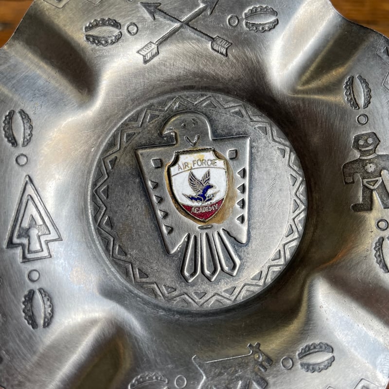 激レア！アメリカ海兵隊　沖縄　205th 記念灰皿 ビンテージ 楽天市場】アメリカ軍 4軍 ミリタリー 丸缶 灰皿 ARMY NAVY USMC