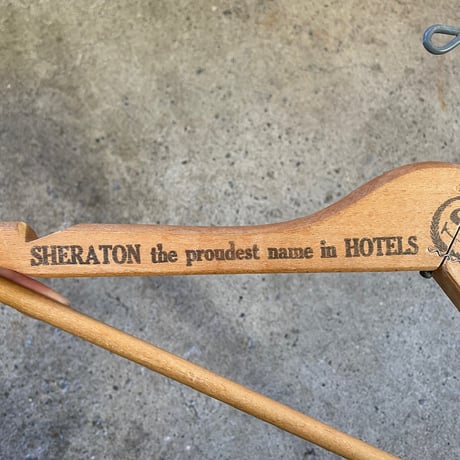 -1960’s 木製ハンガー Sheraton Hotel