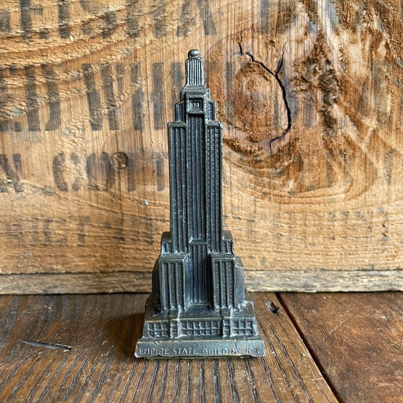 1940's エンパイアステートビル 1250 Ft. | 7miles from the D