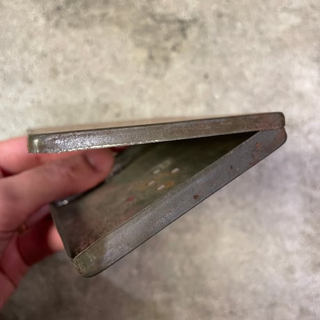 1950’s “Between The Acts” タバコ缶