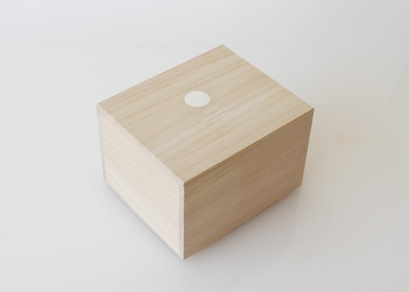 TSUKI／YUKI】Sake set（桐箱入り） | 丸三安田瓦工業オンライン