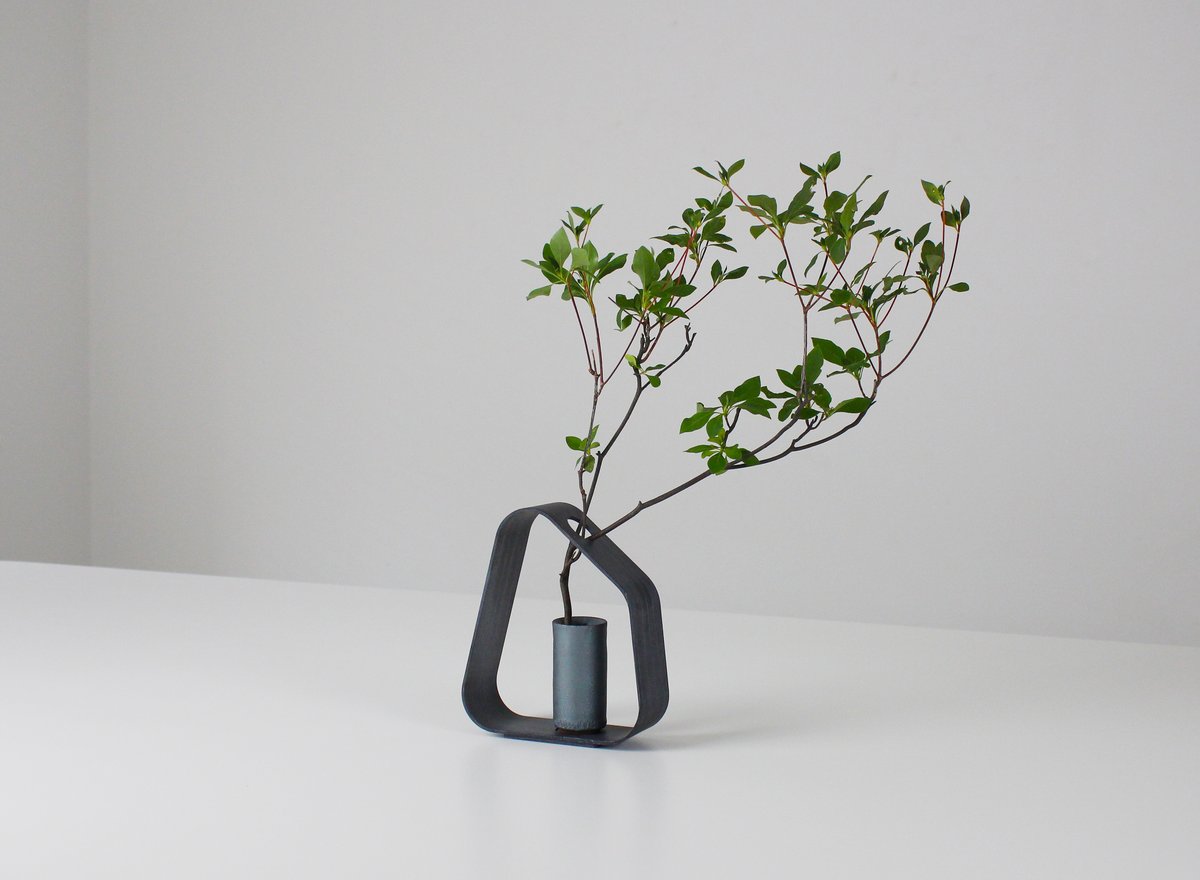 MYK】FLOWER VASE-sasae 花器-支 | 丸三安田瓦工業オンラインストア MYK】FLOWER VASE-sasae 花器-支 | 丸三安田瓦工業オンラインストア