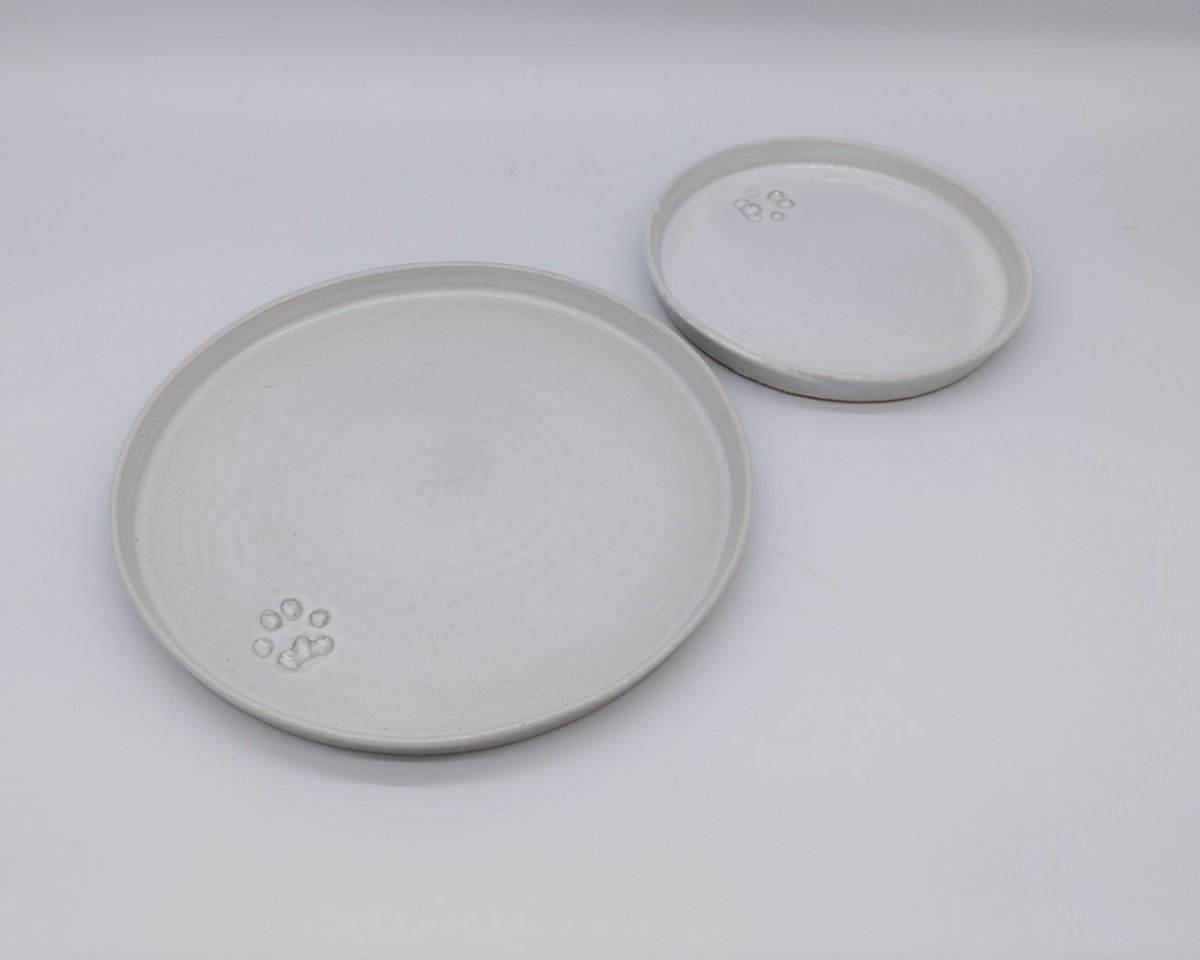 a-be cat. 】猫の手も借りたプレート C【18cm皿】 | 丸三安田瓦工業