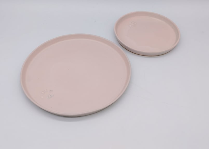 a-be cat. 】猫の手も借りたプレート C【18cm皿】 | 丸三安田瓦工業