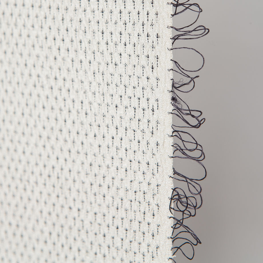 伝統的工芸品 置賜紬 単衣に最適の白鷹御召 着尺 お仕立代込み | 四十