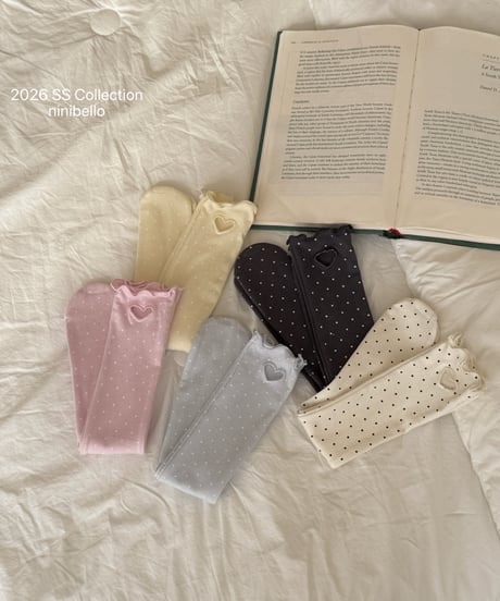 77[予約]ninibello dot heart punched knee socks