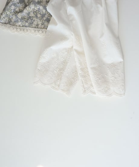 8[予約]Roa blanc embroidery pants