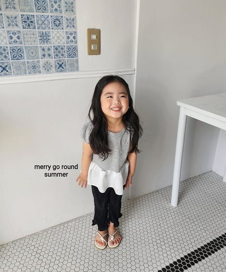 49[予約]merry go round satin frill puff tee