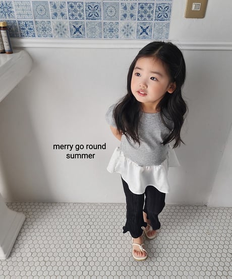 49[予約]merry go round satin frill puff tee
