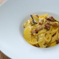 椎茸入りカルボナーラソース