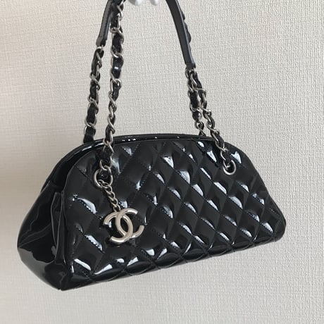シャネル CHANEL マドモアゼル エナメルチェーンバッグ