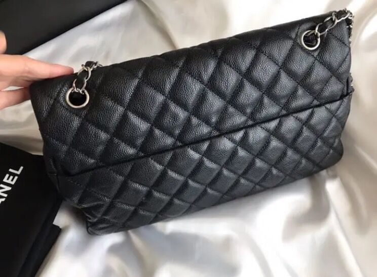 美品【シャネル】キャビアスキン ラージ ショルダーバッグ シャネル CHANEL マトラッセ キャビアスキン ラージ ショルダー