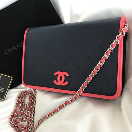 シャネル　CHANEL  バイカラーチェーンウォレットバッグ