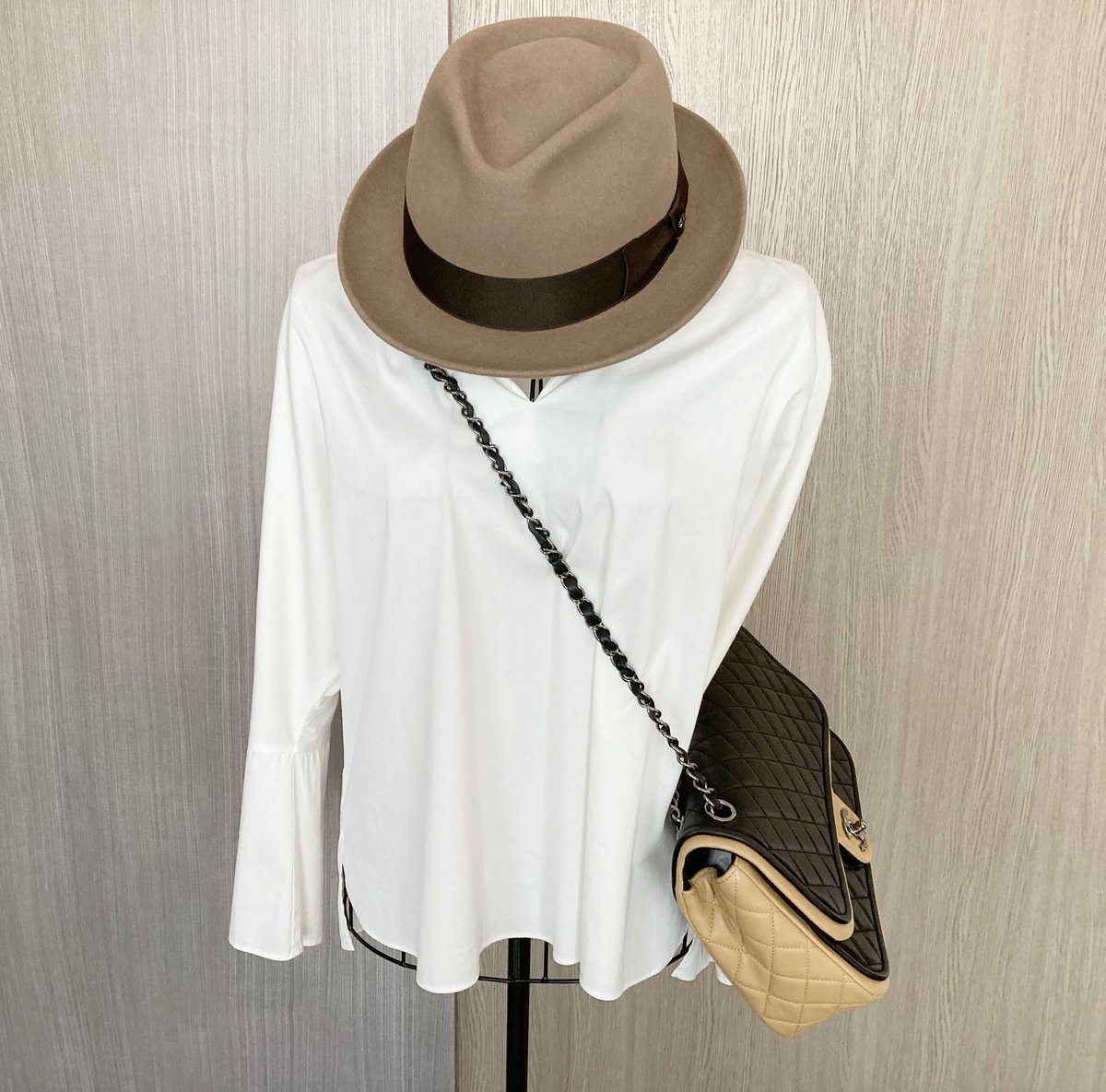 シャネル CHANEL バイカラー チェーンバッグ | Advanced Style シャネル CHANEL バイカラー チェーンバッグ | Advanced Style