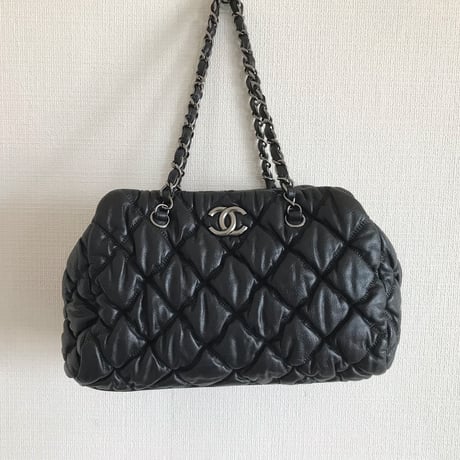 シャネル CHANEL バブルキルト　ブラックレザー　ショルダーバッグ