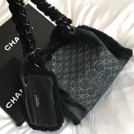 シャネル CHANEL ムートン チェーンショルダーバッグ