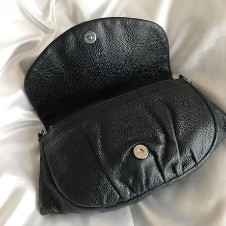 シャネル　CHANEL ハーフムーン　チェーンウォレットバッグ