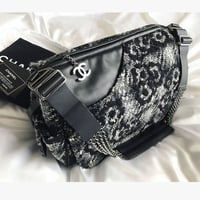シャネル CHANEL カメリア柄　ツイードチェーンバッグ