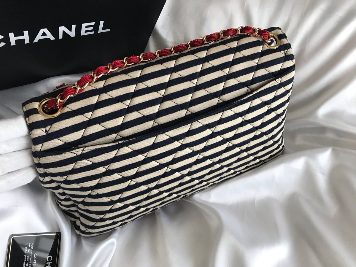 マトラッセチャーム付き♡【CHANEL】 ボーダー トップス ☆マトラッセチャームが可愛すぎる☆【CHANEL】ボーダーTOPS