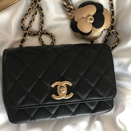 シャネル　CHANEL ミニマトラッセ チェーンショルダーバッグ