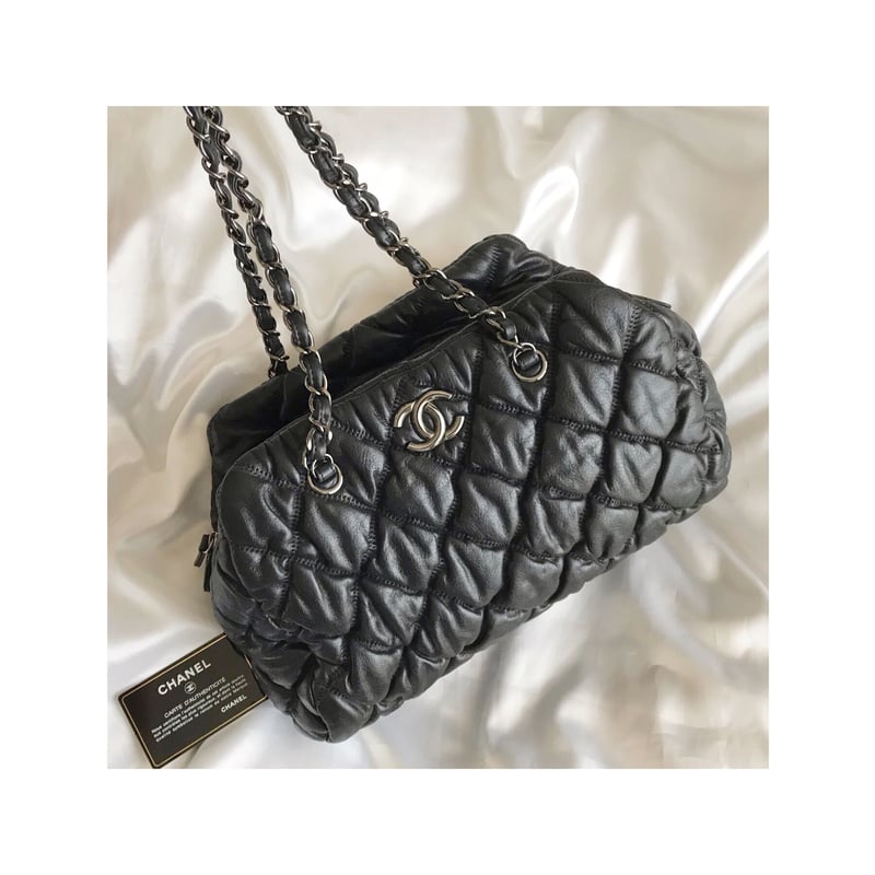 シャネル CHANEL バブルキルト ブラックレザー ショルダーバッグ シャネル CHANEL バブルキルト ブラックレザー ショルダーバッグ