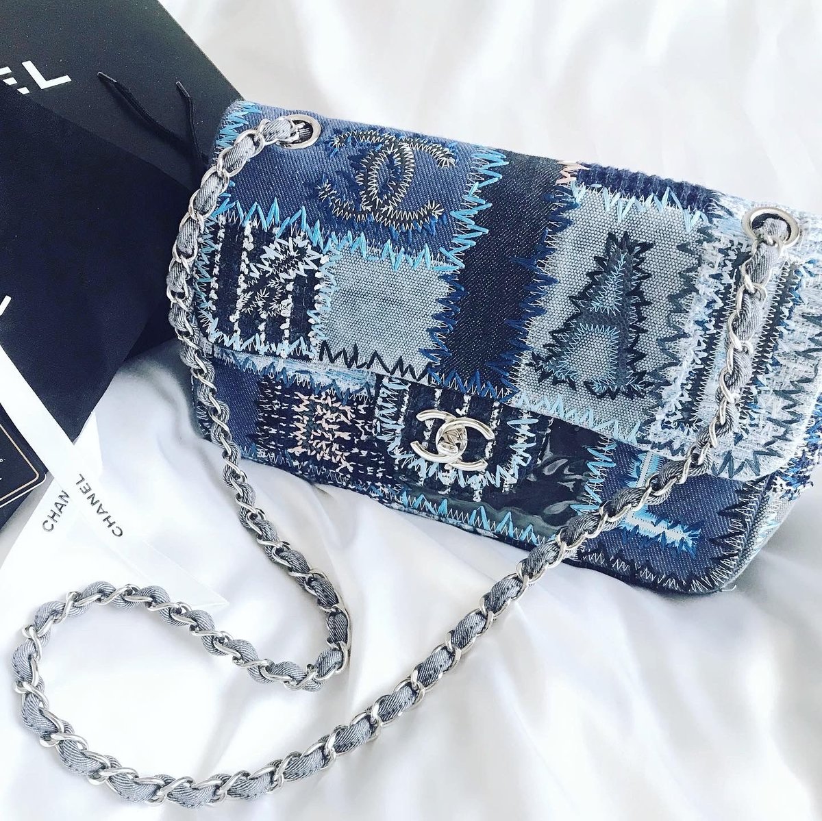 セール！！　CHANEL シャネル　パッチワークデザイン ショルダーバッグ CHANEL シャネル パッチワーク ショルダーバッグ デニム ブルー