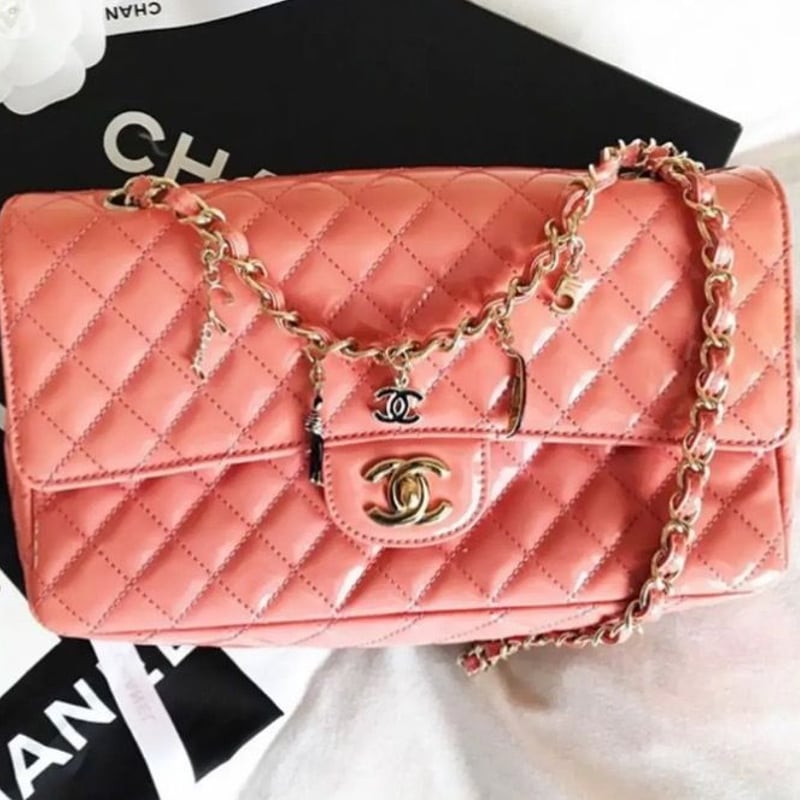 シャネル バッグ CHANEL マトラッセ ショルダーバッグ エナメルレザー