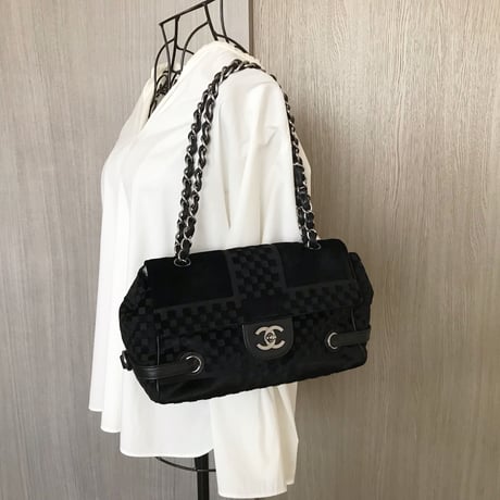 シャネル　CHANEL ベルベットチェーンショルダーバッグ