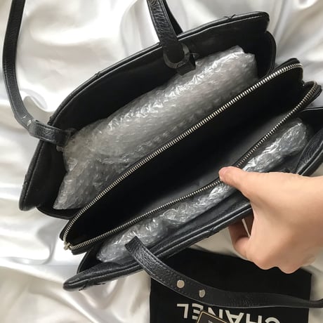 シャネル　CHANEL オンザロード　ショルダーバッグ