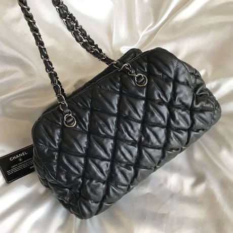 シャネル CHANEL バブルキルト　ブラックレザー　ショルダーバッグ