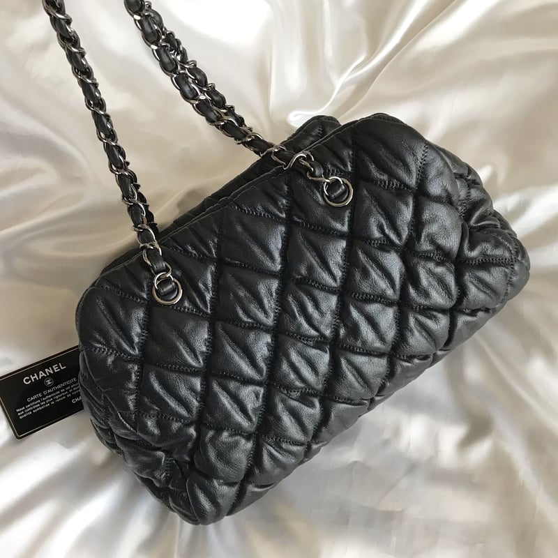 シャネル CHANEL バブルキルト ブラックレザー ショルダーバッグ