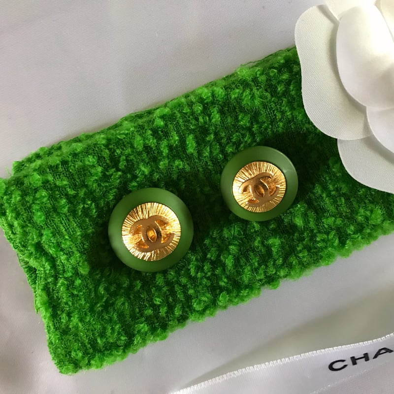 ヴィンテージ シャネル グリーンフレームゴールドココマーク ボタン