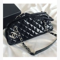 シャネル CHANEL マドモアゼル エナメルチェーンバッグ