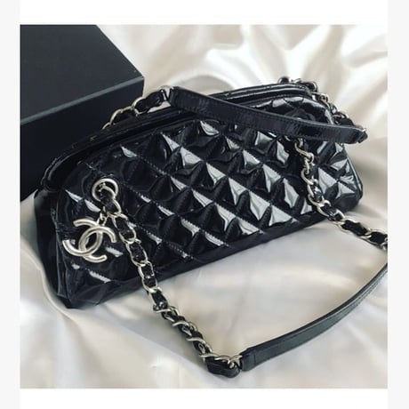 シャネル CHANEL マドモアゼル エナメルチェーンバッグ