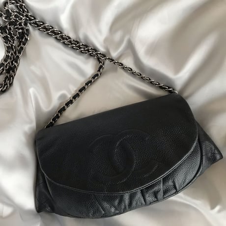 シャネル　CHANEL ハーフムーン　チェーンウォレットバッグ