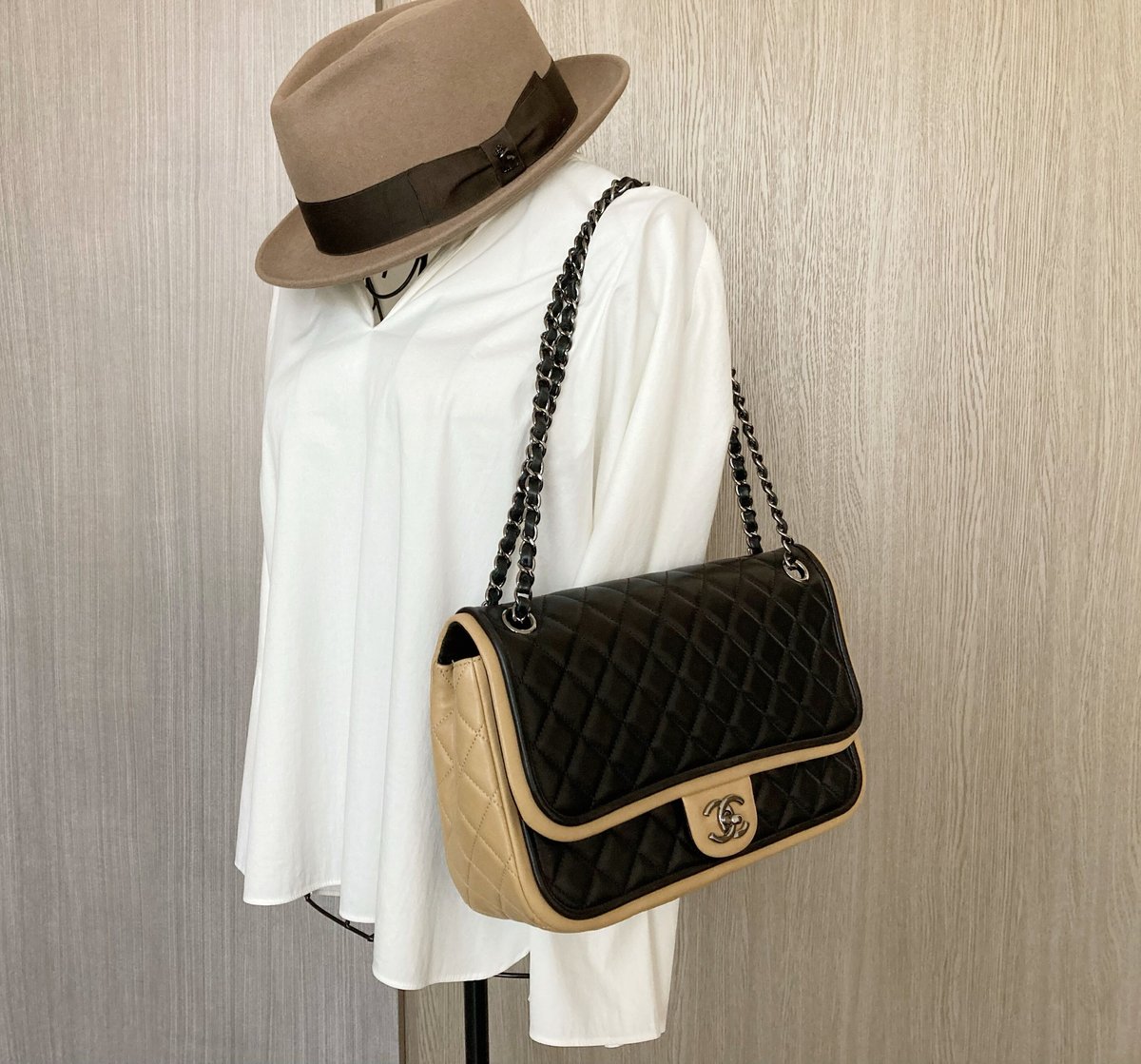 シャネル CHANEL バイカラー チェーンバッグ | Advanced Style