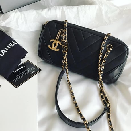 シャネル CHANEL シェブロンステッチ　チェーンショルダーバッグ